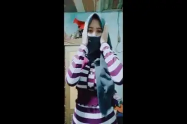 Ukhti Jilbab Buka Semua Sampe Colmek Memek Basah Ngocok Brutal Lumer